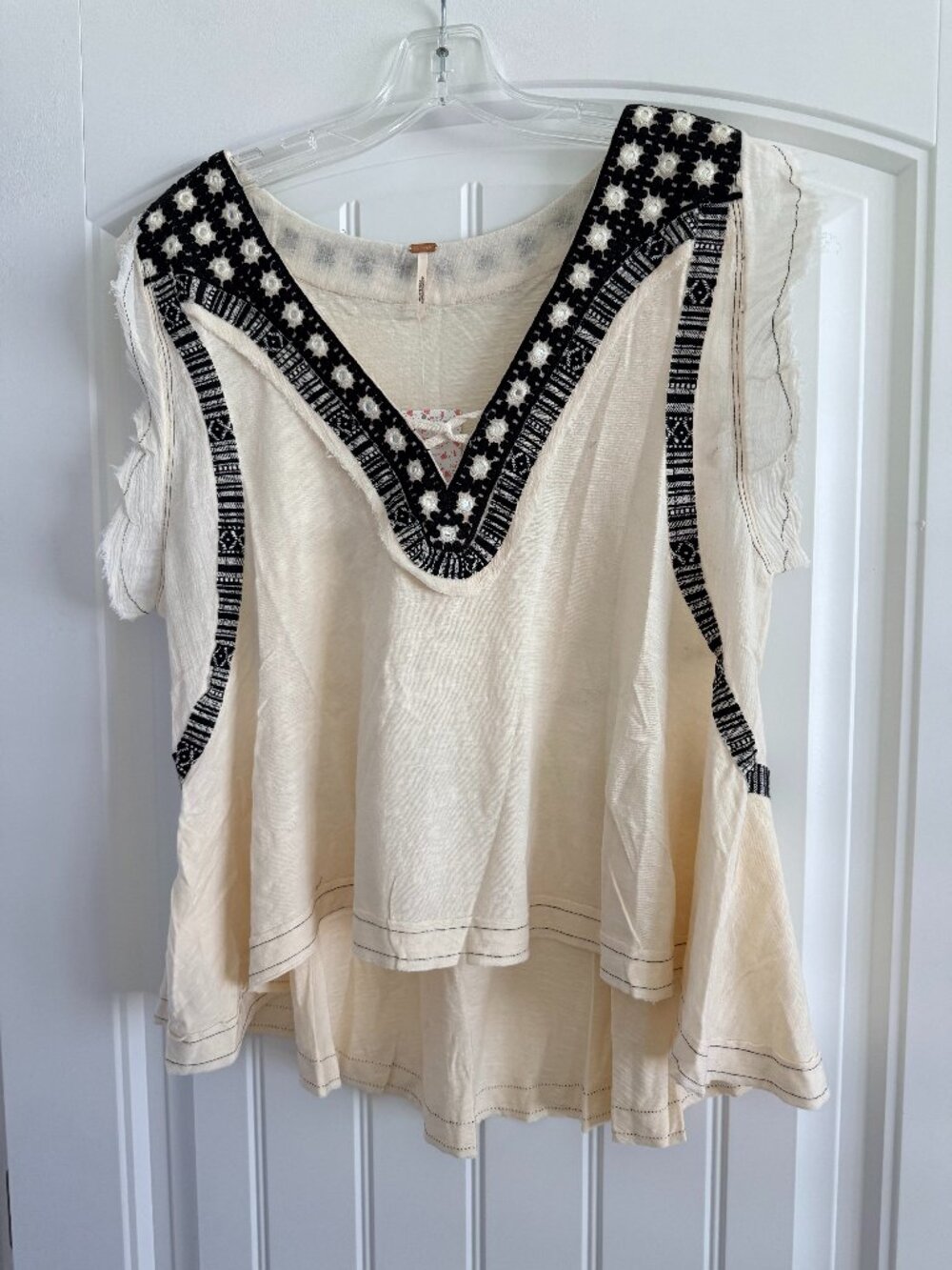 Free People NEW Women's Creme & Black V Neck Boho Ecru Top - Oversized XS (to M)